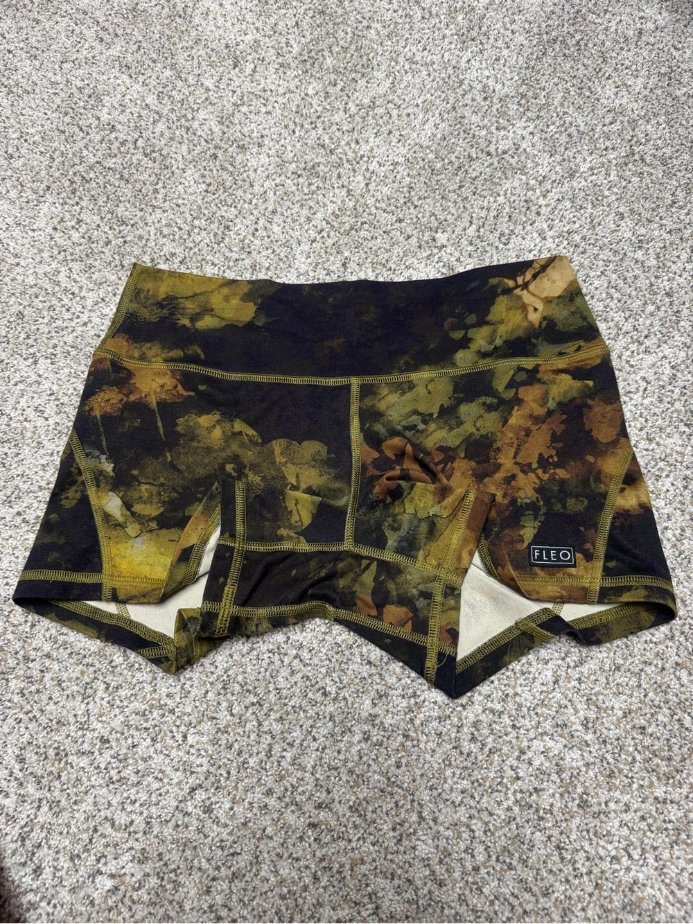 Fleo Women's shorts size M